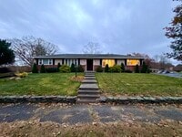 Building Photo - 45 Kinglet Dr