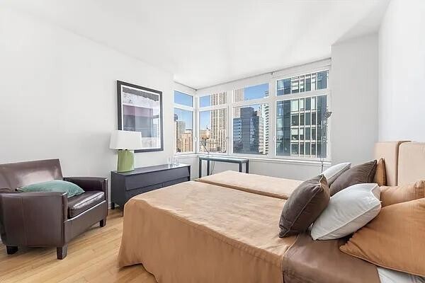 Building Photo - 11 E 29th St