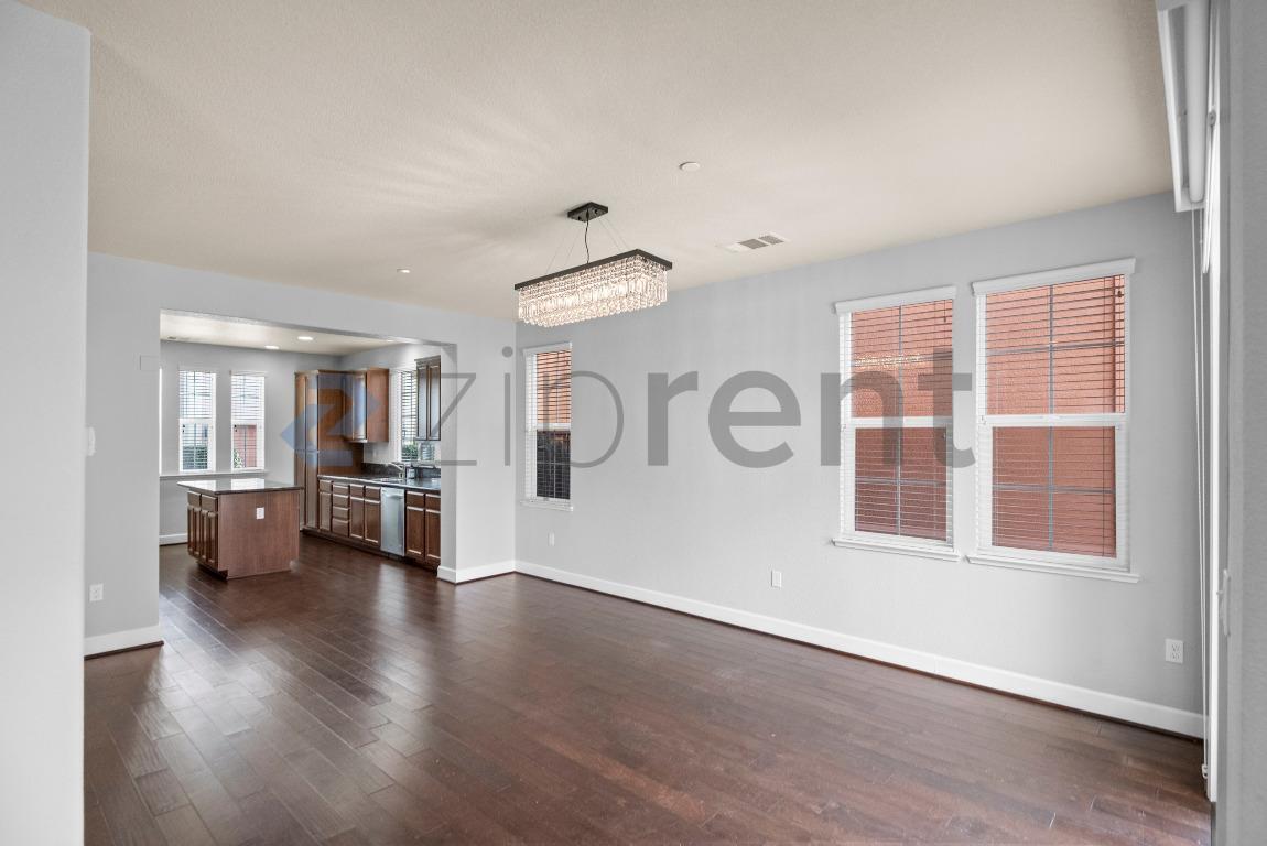 Building Photo - 328 Selby Lane