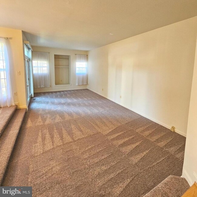Building Photo - 13120 Misty Glen Ln