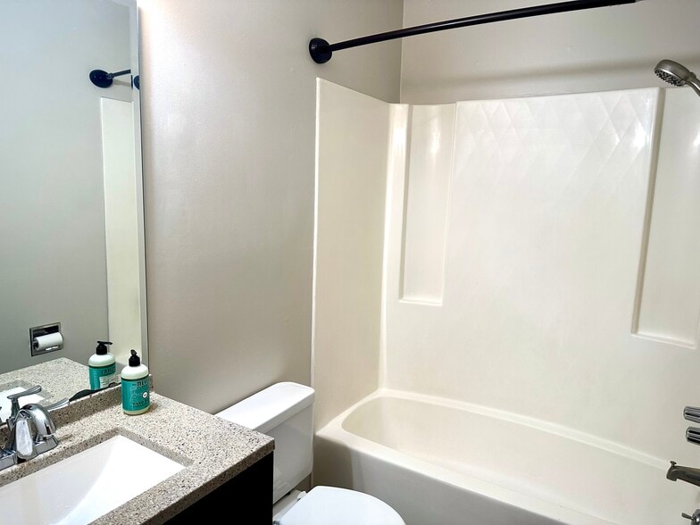 Building Photo - 1121 New Jersey St