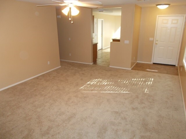 Building Photo - 7024 W Rose Ln