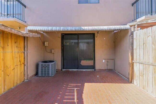 Building Photo - 1811 SW 107th Ave