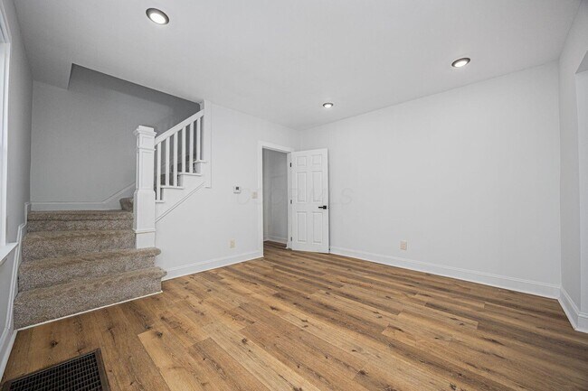 Building Photo - 1442 Hamlet St
