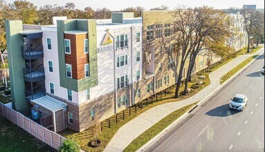 Building Photo - 4611 N Interstate 35 Frontage Rd