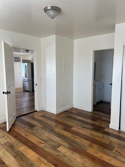 Building Photo - 6639 Irvine Ave