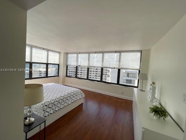 Building Photo - 2500 Parkview Dr