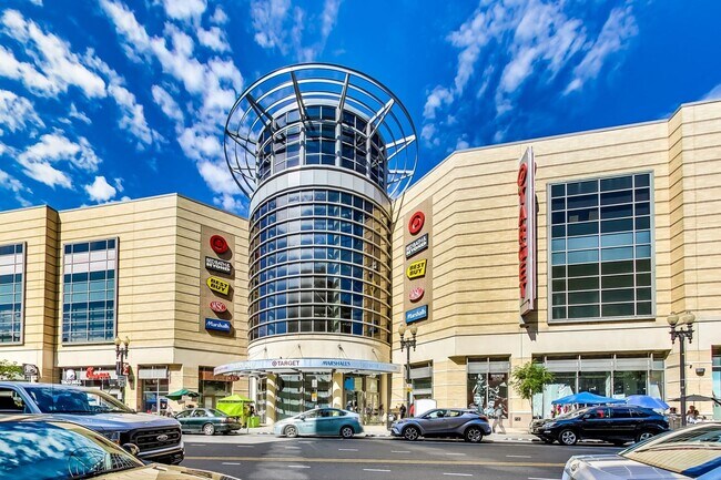 Building Photo - Gorgeous 2 bedroom 2 bath condo just steps from Columbia Hgts center $3,550