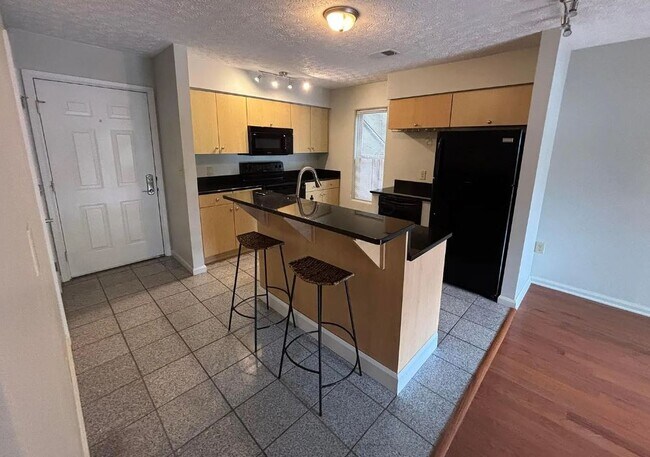 Building Photo - 945 Quay Ave