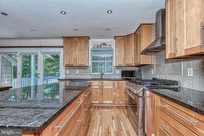 Building Photo - 9400 Van Arsdale Dr