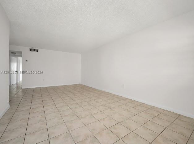 Building Photo - 7620 Carlyle Ave