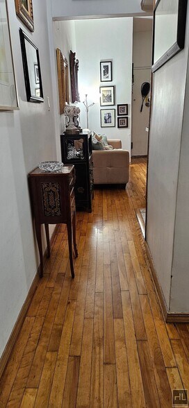 Building Photo - W 56th St