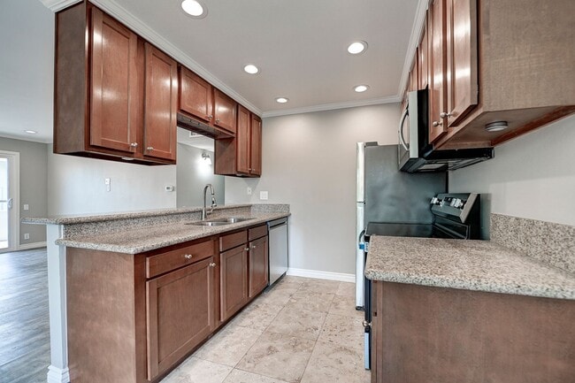 Building Photo - MUST SEE!!! BEAUTIFUL!!!  – Updated Upstai...