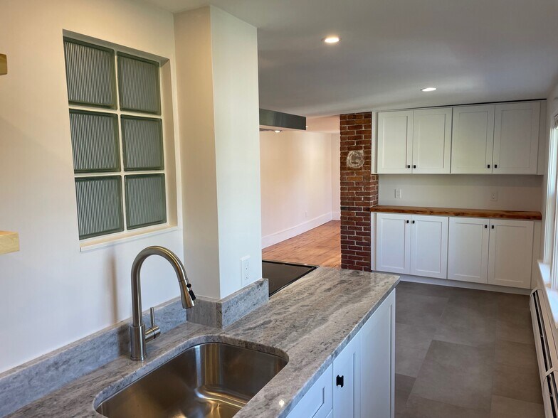 Pantry - 13 Middle St