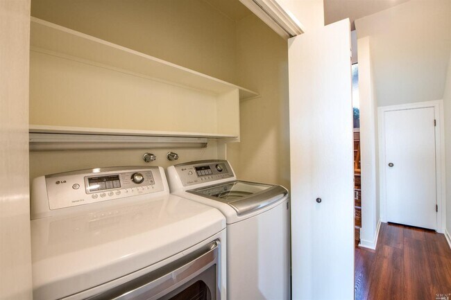 Building Photo - 24 Linda Vista Ave