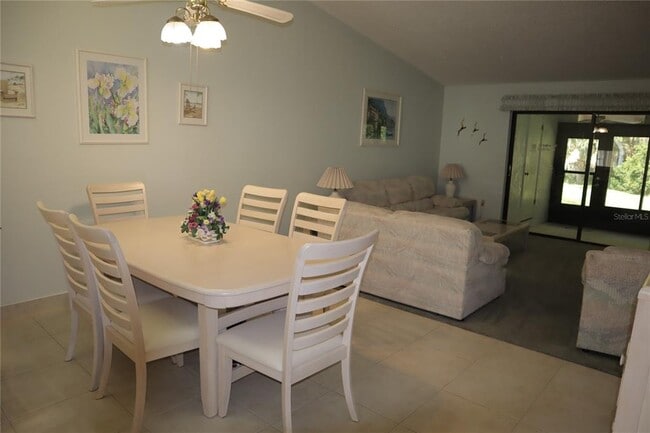 Building Photo - 1389 Pine Ridge Cir E