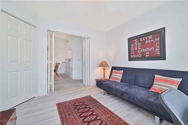 Building Photo - 915 New Waterford Dr