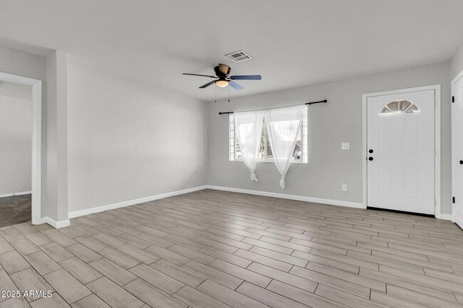 Building Photo - 449 E Harmony Ave