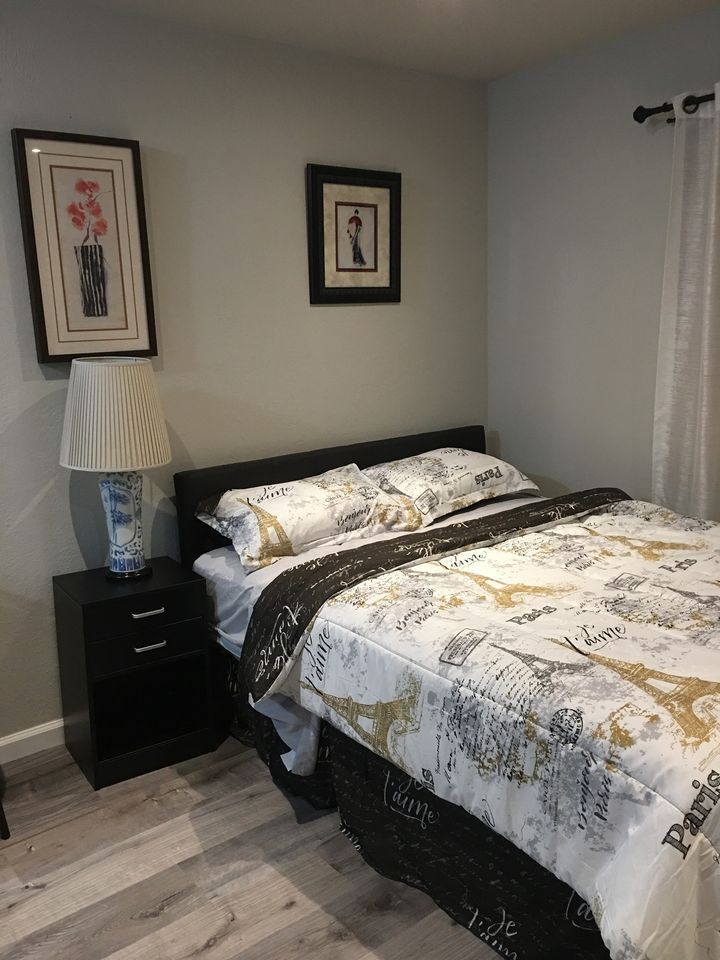 Building Photo - 3275 Parkhaven Dr