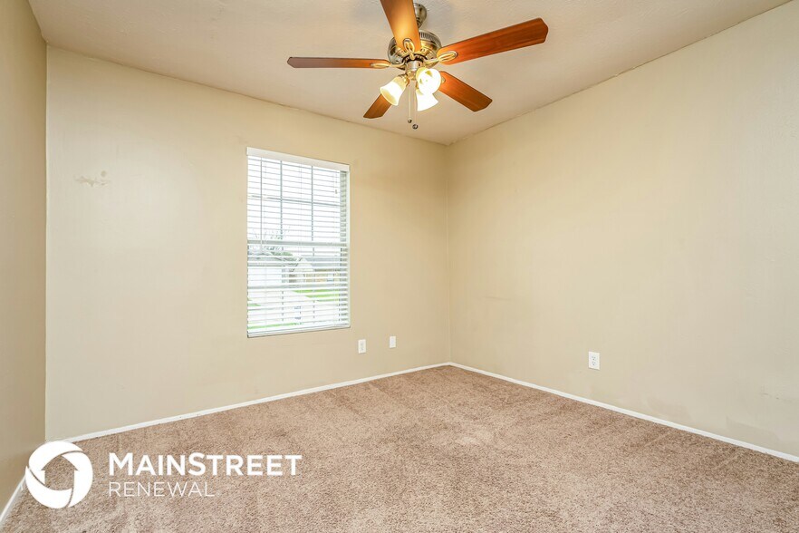 Building Photo - 329 Rockcrest Dr
