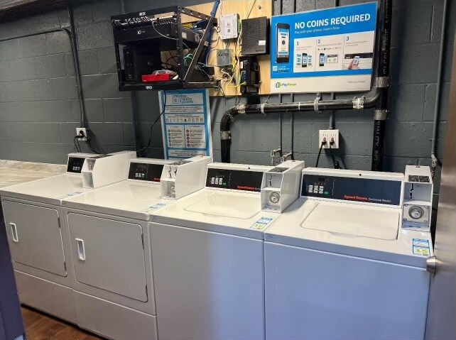 Building Photo - 5382 Circle Dr