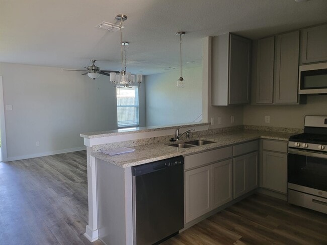 Building Photo - 412 Abigail Aly