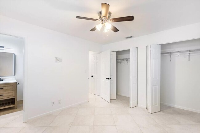 Building Photo - 10693 N Military Trl