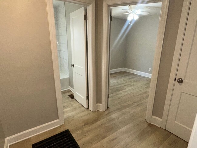 Building Photo - Discover comfort and convenience in a prime Columbia location!