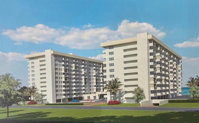 Building Photo - 1149 Hillsboro Mile