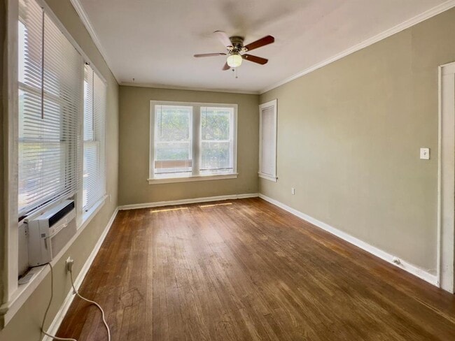 Building Photo - 202 E 31st St