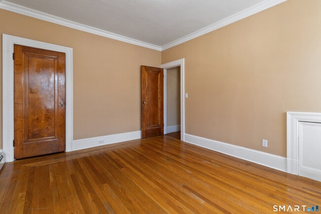 Building Photo - 1955 Chapel St