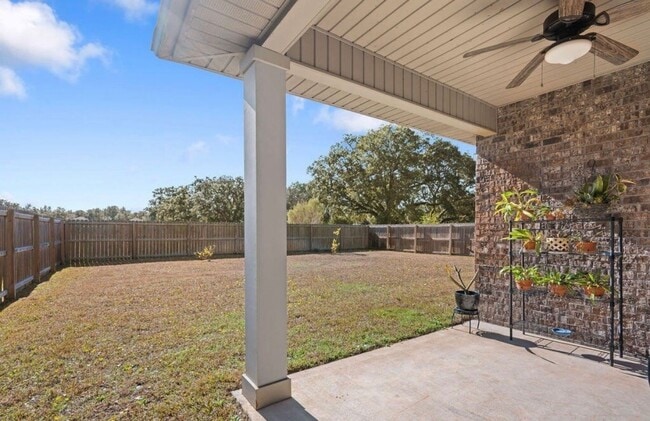 Building Photo - Solar-Powered 4BR Home Near Eglin & Hurlburt AFB– Fort Walton Beach!