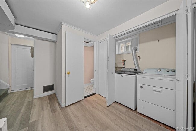 Building Photo - 73 Ewart St