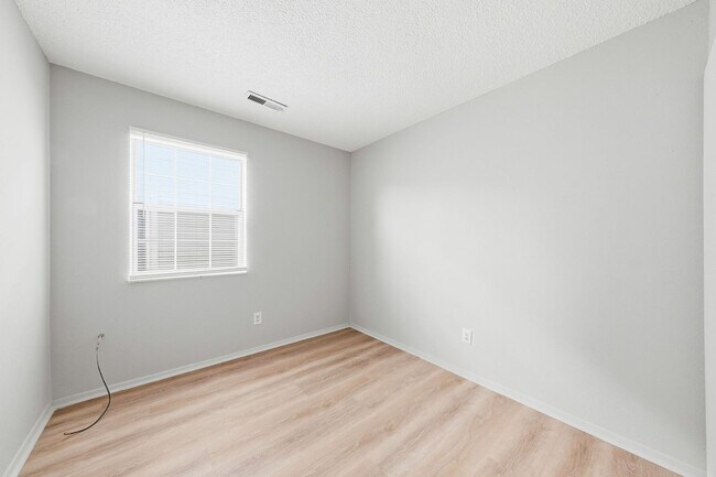 Building Photo - 2415 Shirley Ave