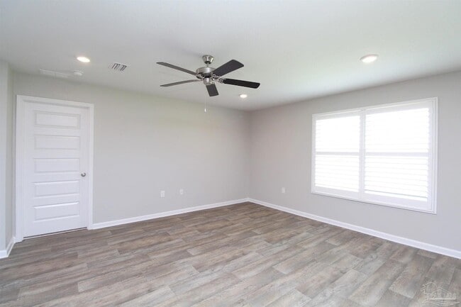 Building Photo - 7524 Oak Lake Blvd