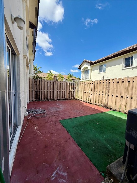 Building Photo - 8803 NW 109th Pl