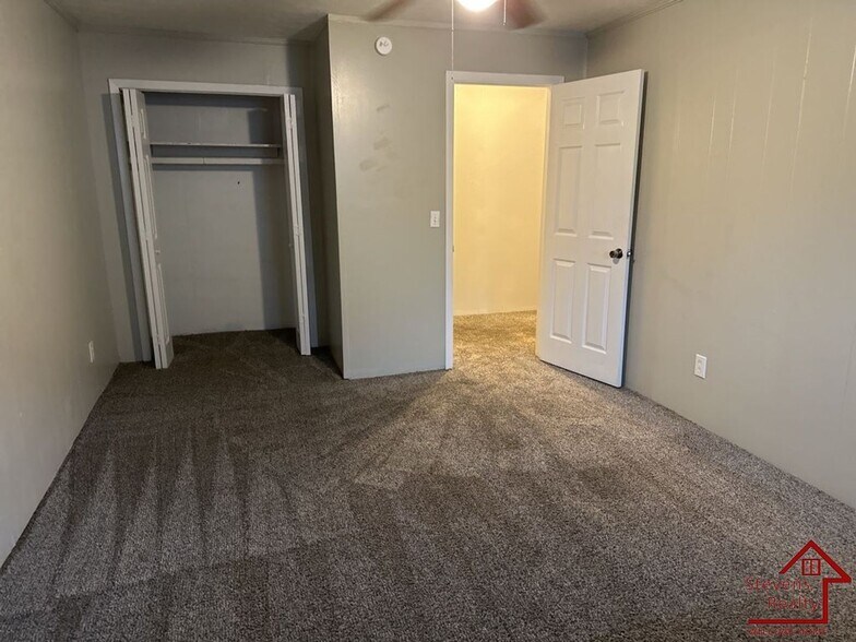 Building Photo - 1267 Phillips Dr