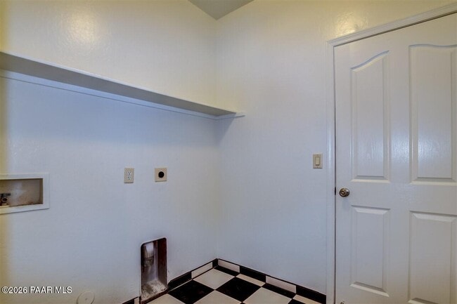 Building Photo - 6815 E Kilkenny Pl