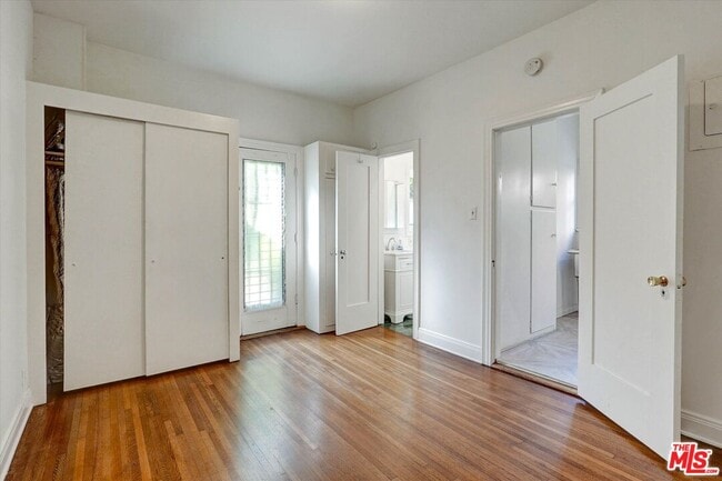 Building Photo - 165 N Las Palmas Ave