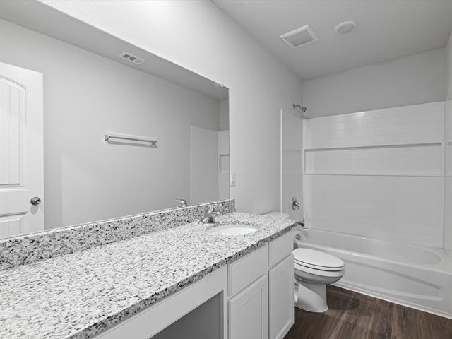 Building Photo - 1604 Luke St