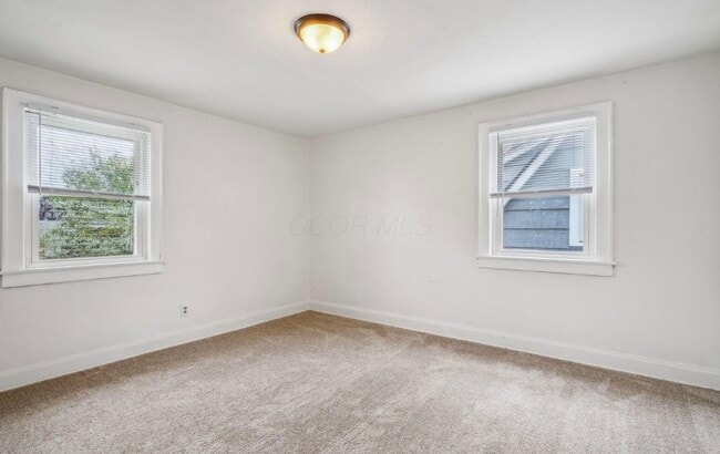 Building Photo - 1066 Kelton Ave