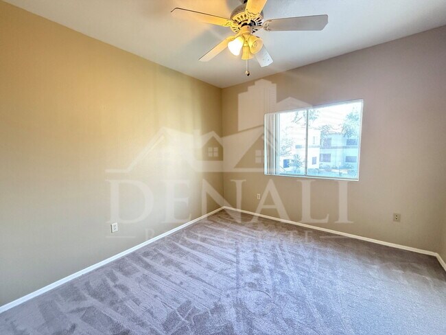 Building Photo - 11375 E Sahuaro Dr