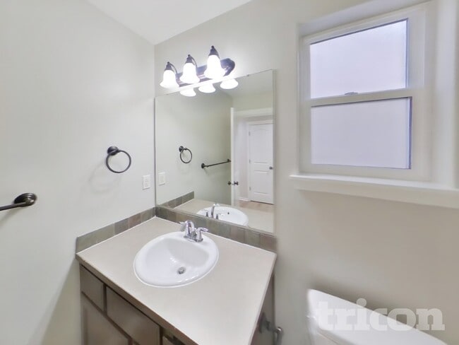 Building Photo - 13305 96th Ave Ct E