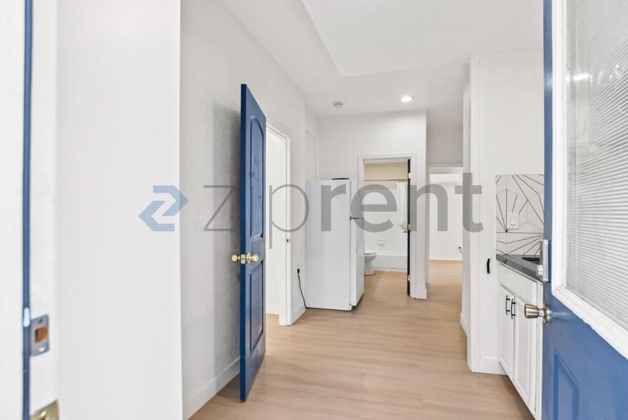 Building Photo - Unit A