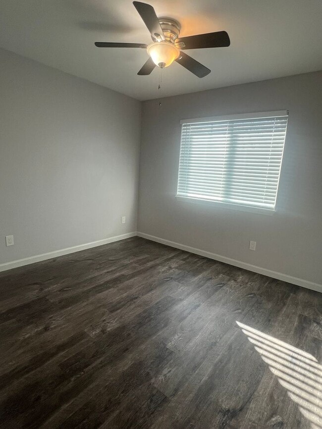 Building Photo - 3 Bedroom home in Candlewood Estates