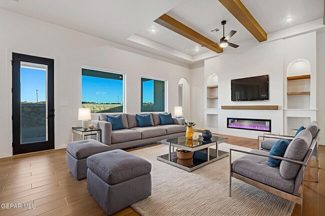 Building Photo - 832 Eltham Dr