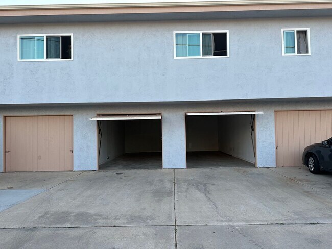 Building Photo - Imperial Beach 2 bed/2 bath home