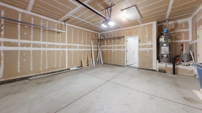 Building Photo - 3855 Saintsbury Dr