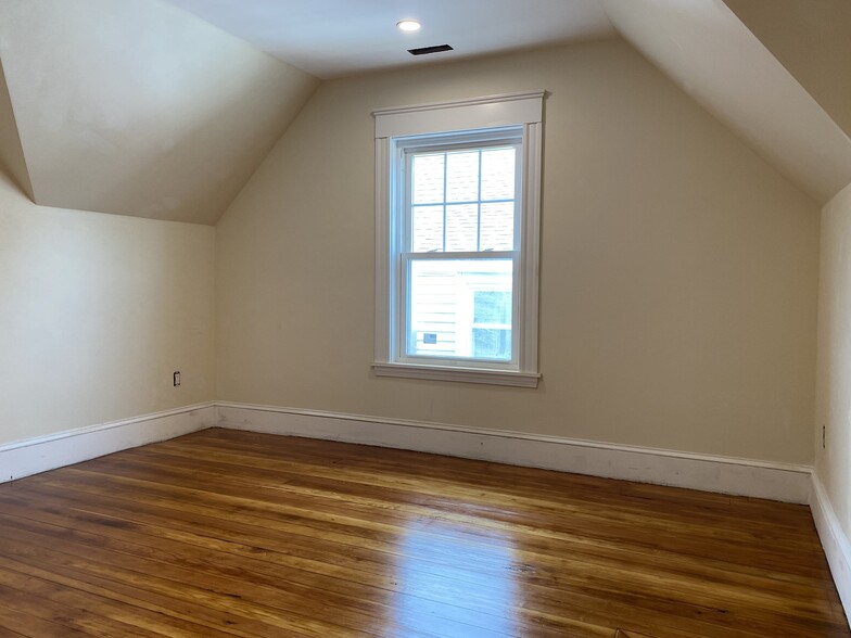 Building Photo - 18 Colberg Ave