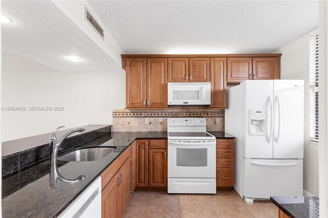 Building Photo - 1524 Whitehall Dr